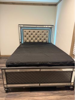 Queen Furniture Set