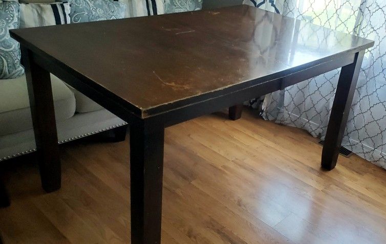 Free dining Table