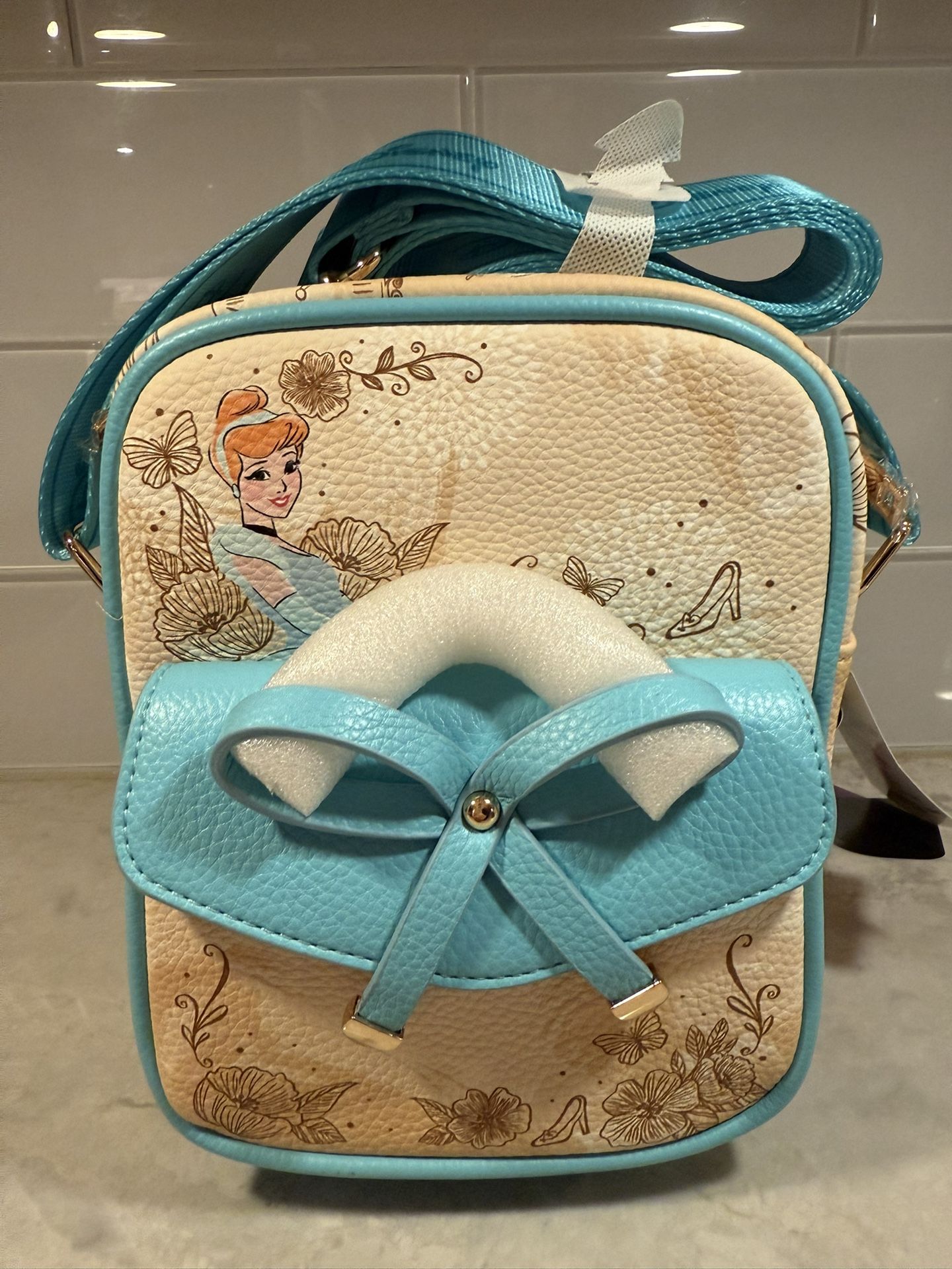 Disney Cinderella Wondapop Crossbody