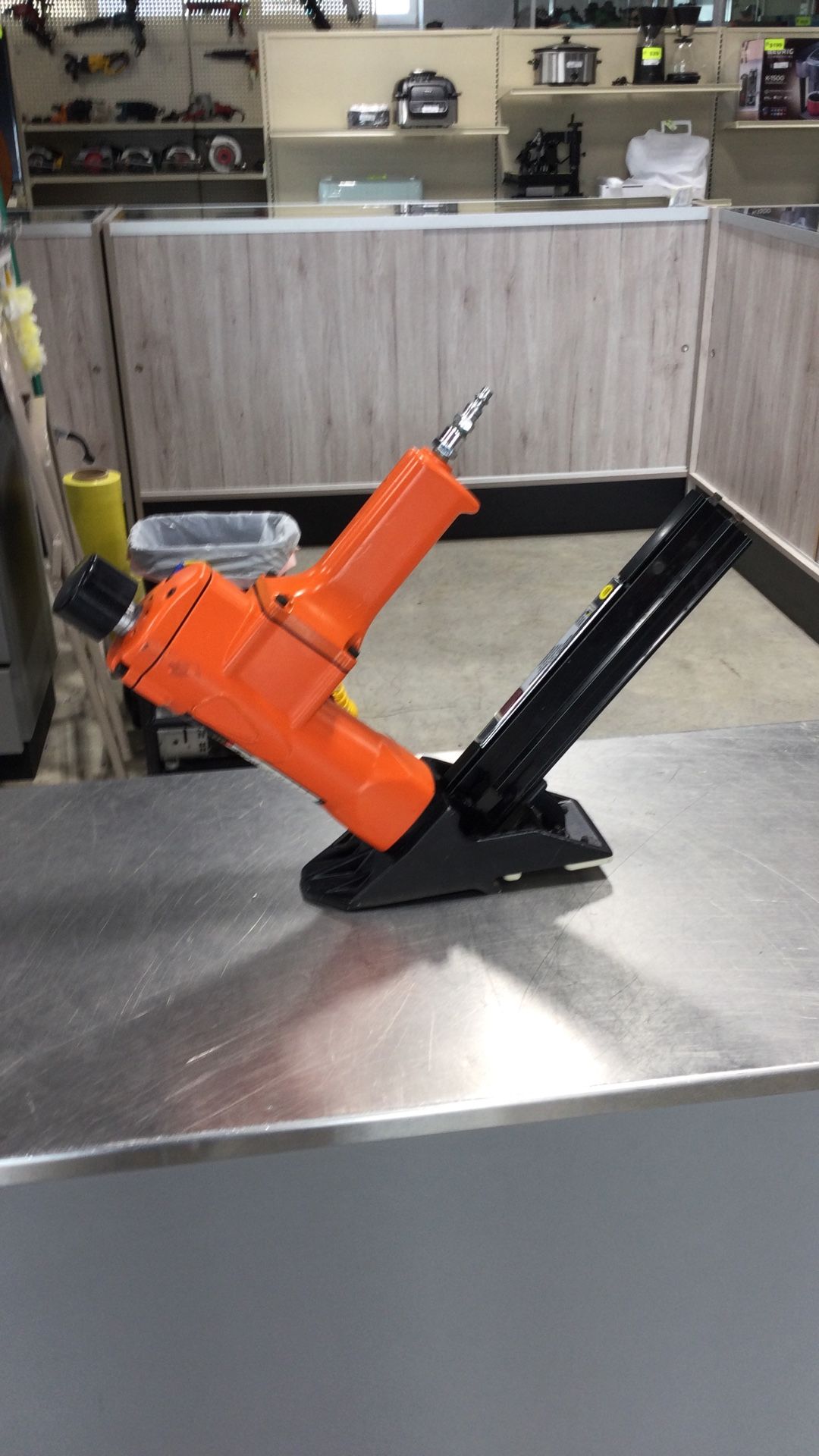 Central Pneumatic 3-in-1 Flooring Nailer