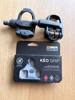Look Keo classic pedals w brand new cleats