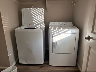 Insignia Washer & Dryer Set