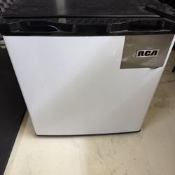 RCA Mini Fridge