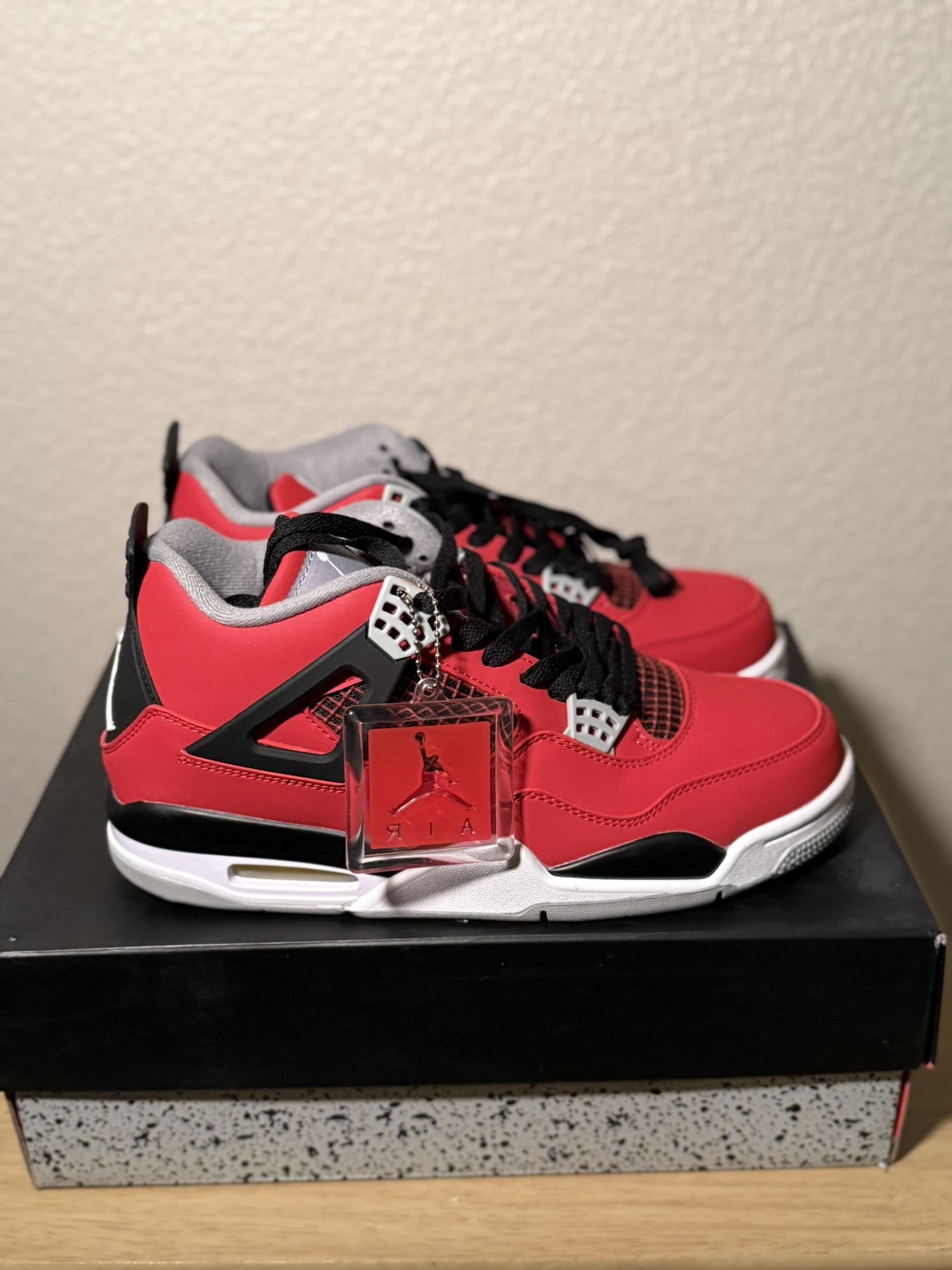 Nike Jordan 4 Toro Bravo Size 10