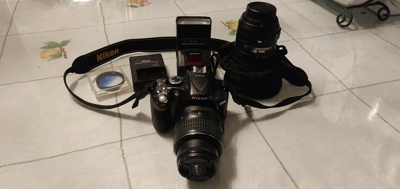 Nikon D5200 DLSR PROFESSIONAL CAMERA