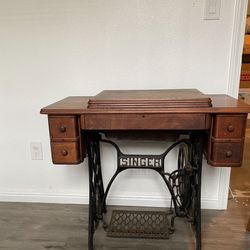 Sewing Machine, Singer