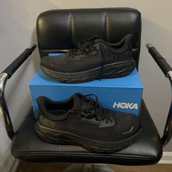 Hoka Arahi 7/ Size 10D Men’s $95