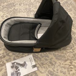 UPPAbaby Bassinet for Vista / Vista V2 Stroller - New/ Never Used