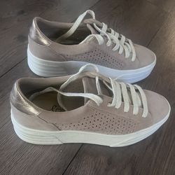 Bos. & Co. Lotta Platform Sneaker - size 38 USA 7