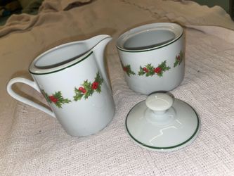Porcelain creamer set with lid