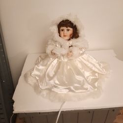 Animated Porcelian Doll No Chips Or Cracks, One Shoe Is Missing Sole (Pictured) Otherwise In Great Shape