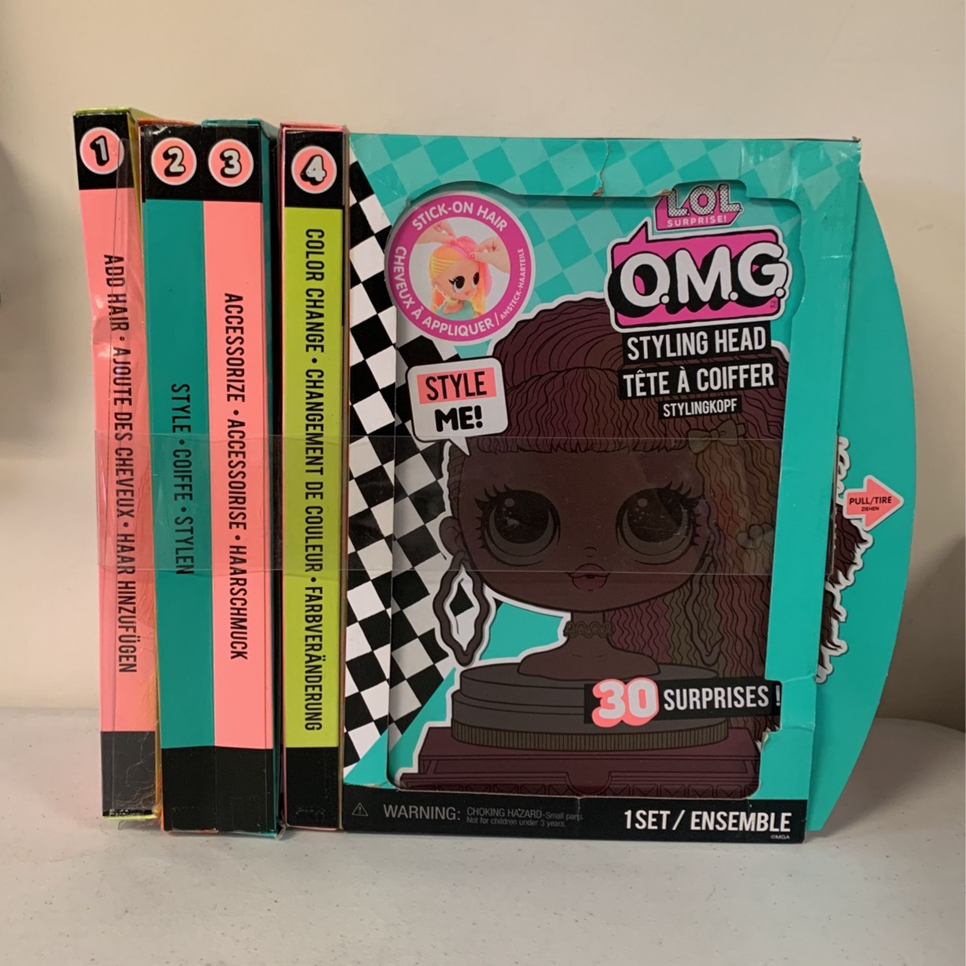 LOL O.M.G. Styling Head. 30 Surprise 1 Set/Ensemble.