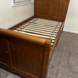 Twin bed Solid Wood With 2 drawers