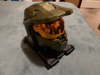 Halo 3 Master Chief Helmet Replica with Stand