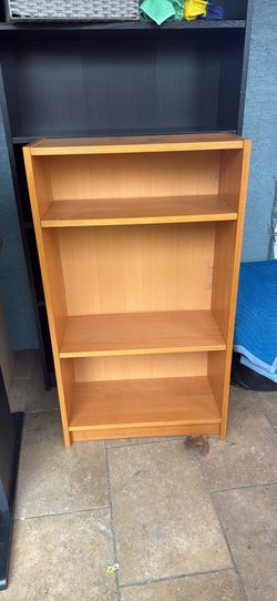 3-Tier Light Wood Bookshelf Width 24in Height 41in depth 11in