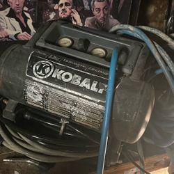 Kobalt 3 Gallon Electric Air Compressor 