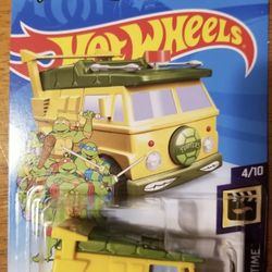 Hot Wheels Teenage Mutant Ninja Turtle Party Wagon