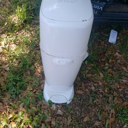 Playtex Diaper Genie Complete Diaper Pail with Odor Lock Technology, Gray

￼

￼

￼

￼

￼

￼

￼

`


