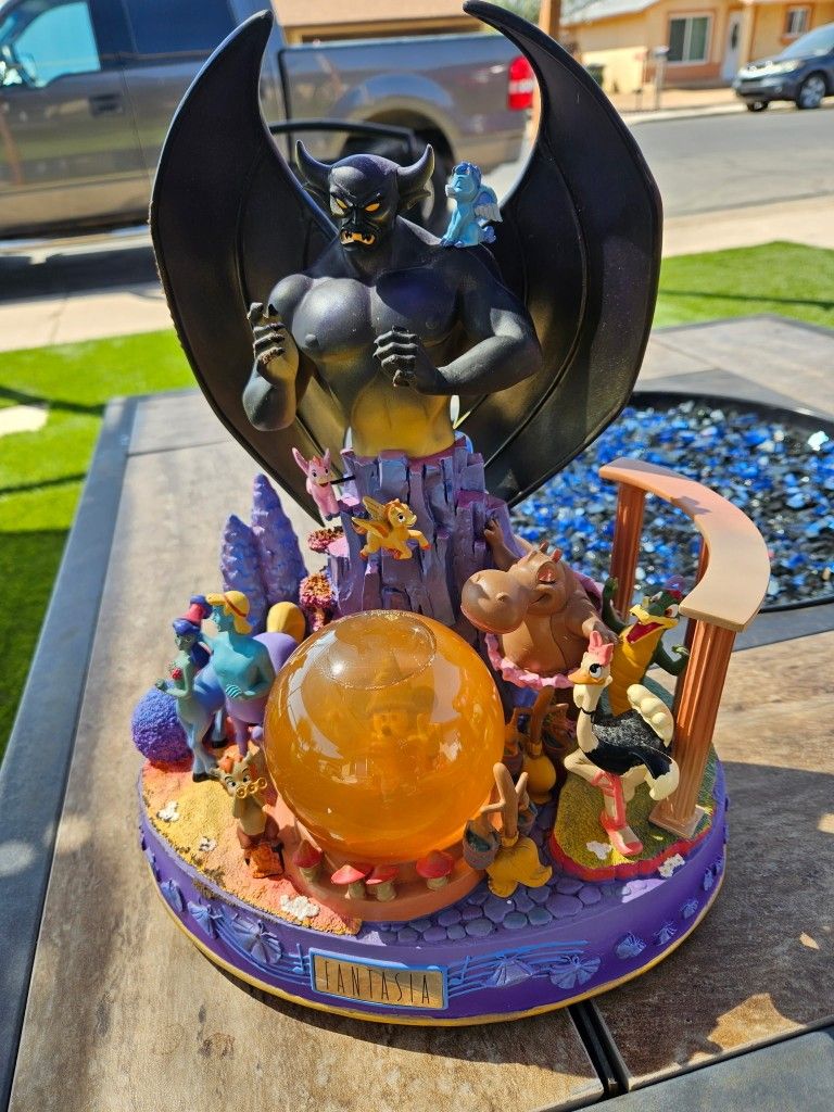 Musical Snow globe Disney 