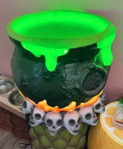 Halloween Cauldron - Lights Up - New
