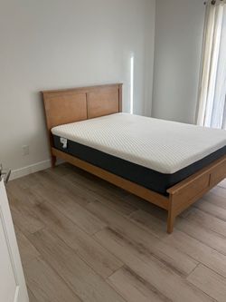 Gorgeous new Bed & new Mattress - FULL SIZE