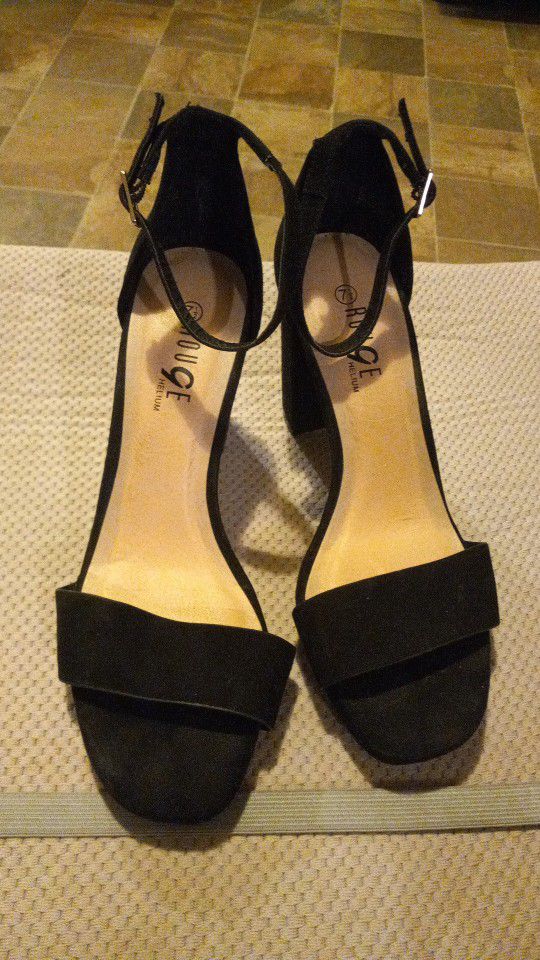 R O U G E Black Square Toe Open Toe Block Heels With Buckle Around Ankle Size 7.5 Excellent Condition