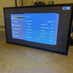 51’ Samsung Flat TV (2015)