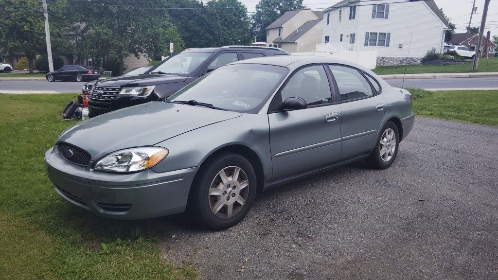 2006 Ford Taurus