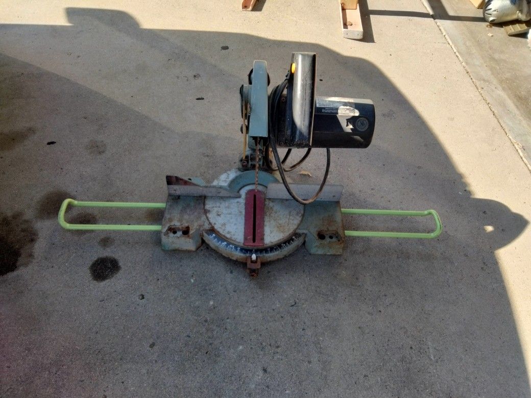 Delta Compound Miter Saw
