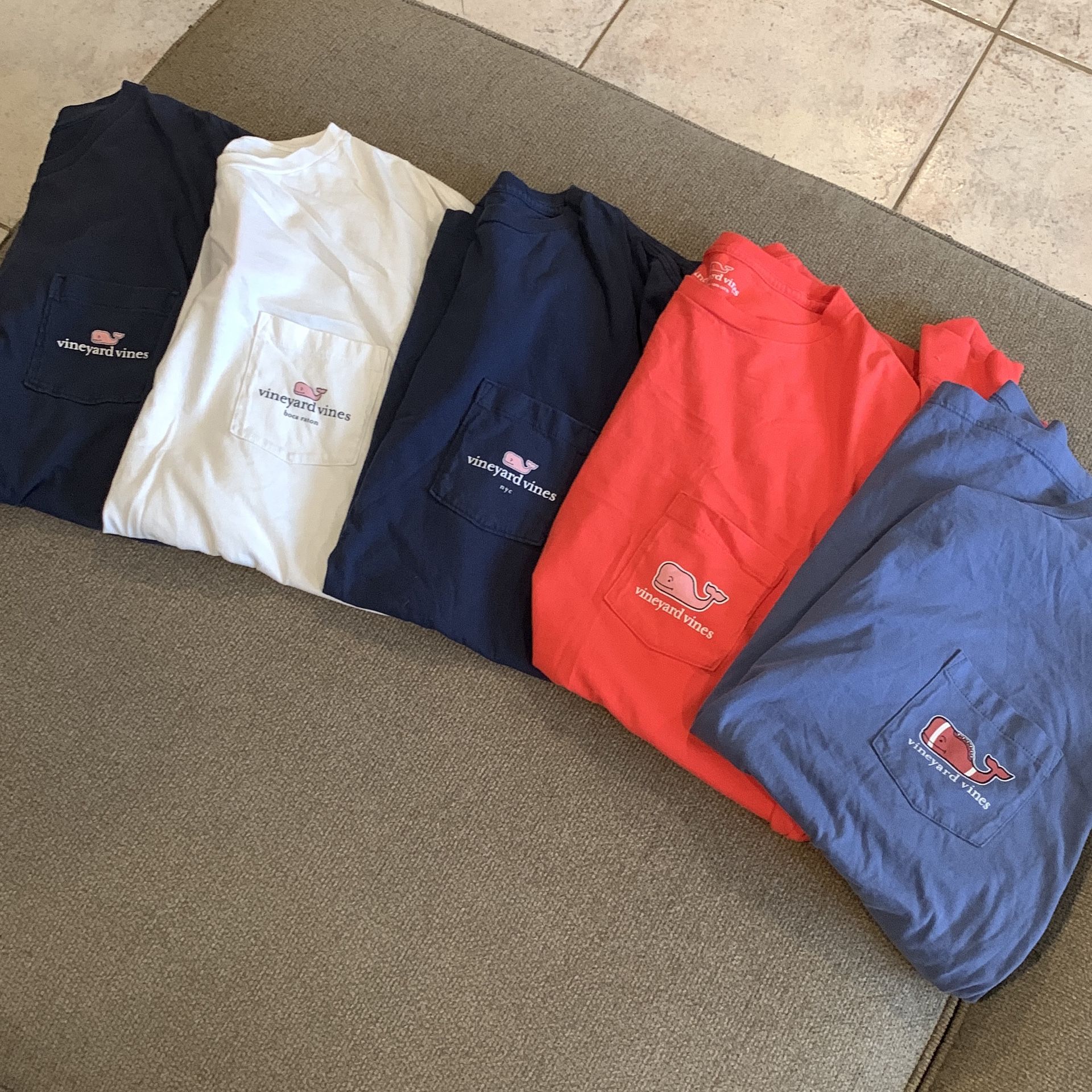 5 Vineyard vines Tshirts