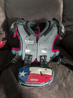 Riddell pursuit shoulder pads/back plate