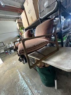 Set of chairs