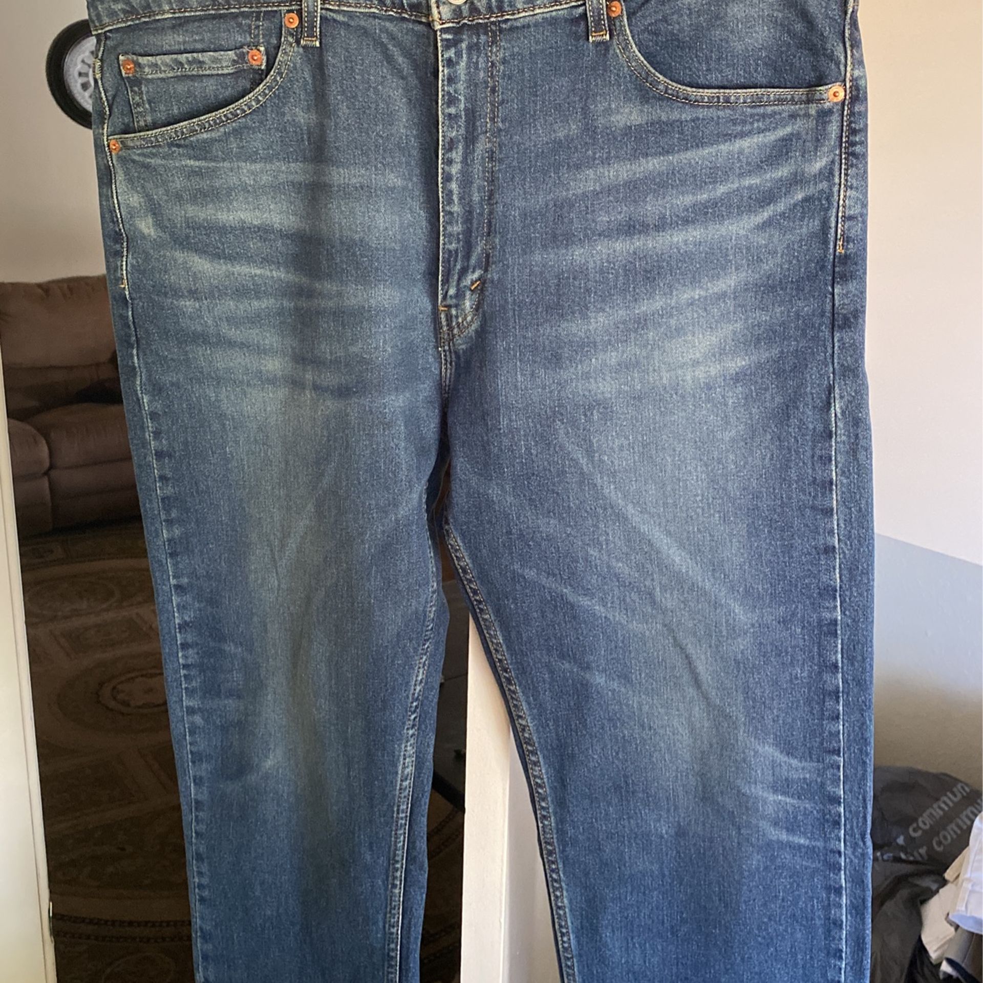Mens Levi Jeans Size 40/30