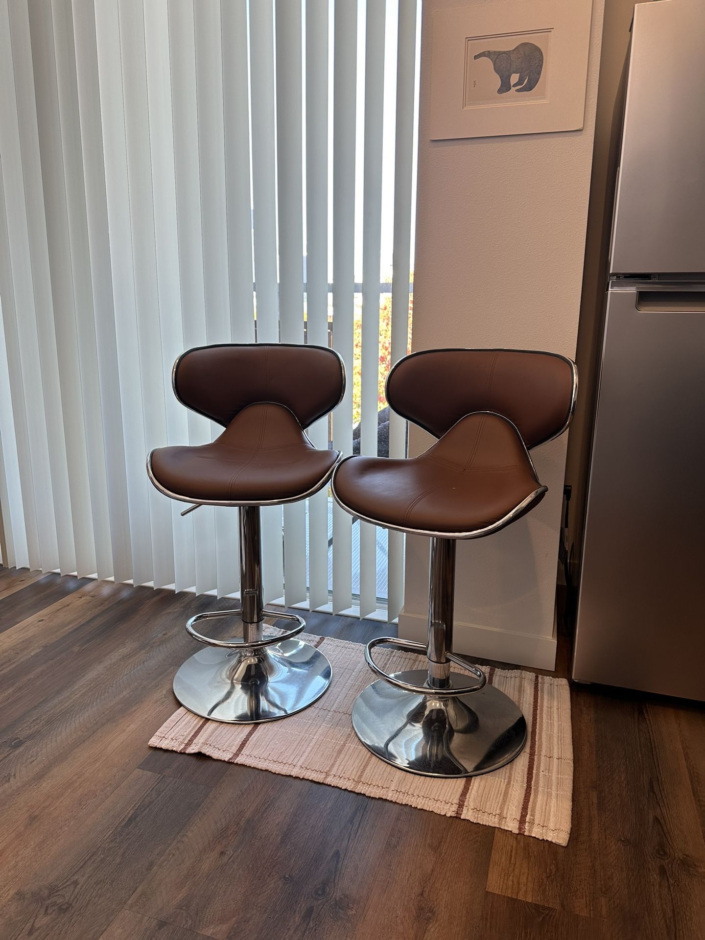 Set of 2 Bar Stools β $70 OBO