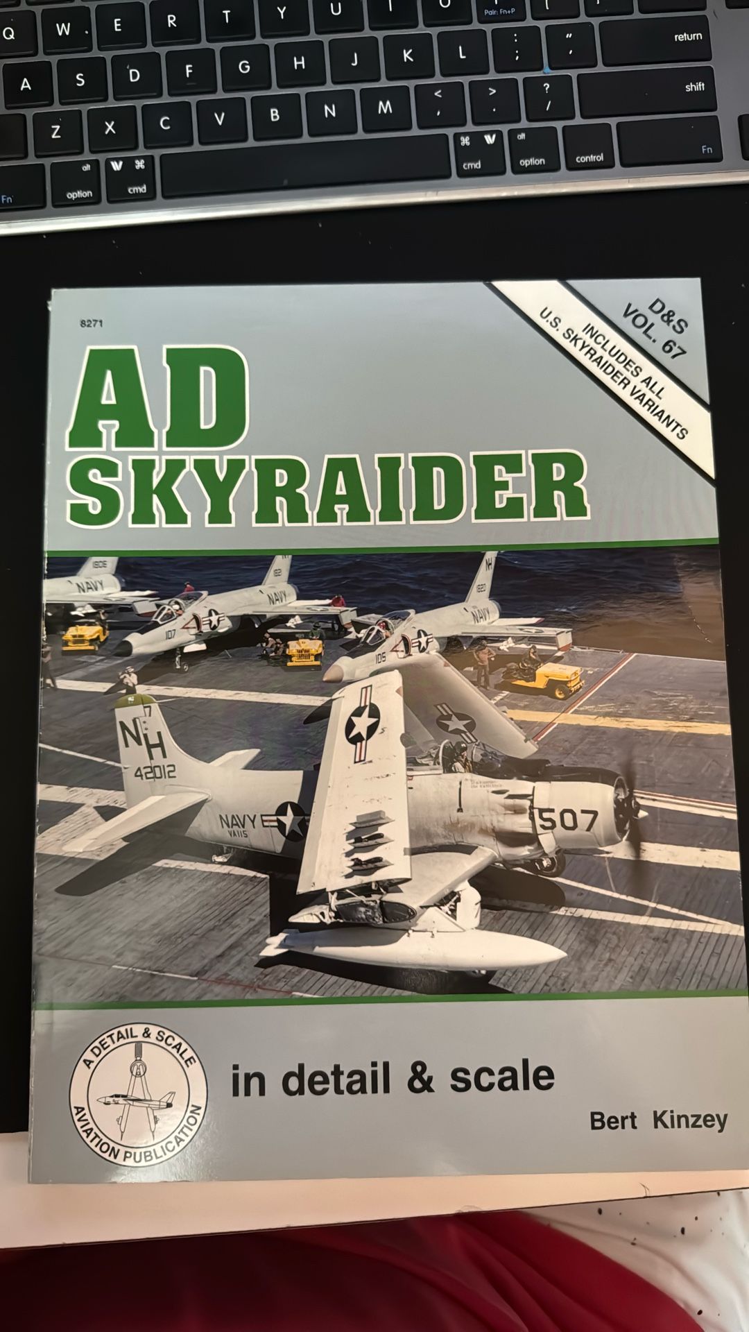 AD Skyraider Vol. 67