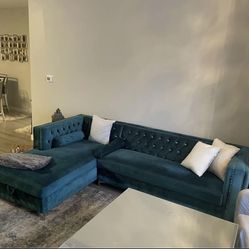 Sectional With 2 Chairs 