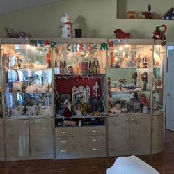 Entertainment center