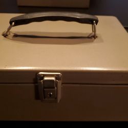 Rockaway Metal Cash Box With Key