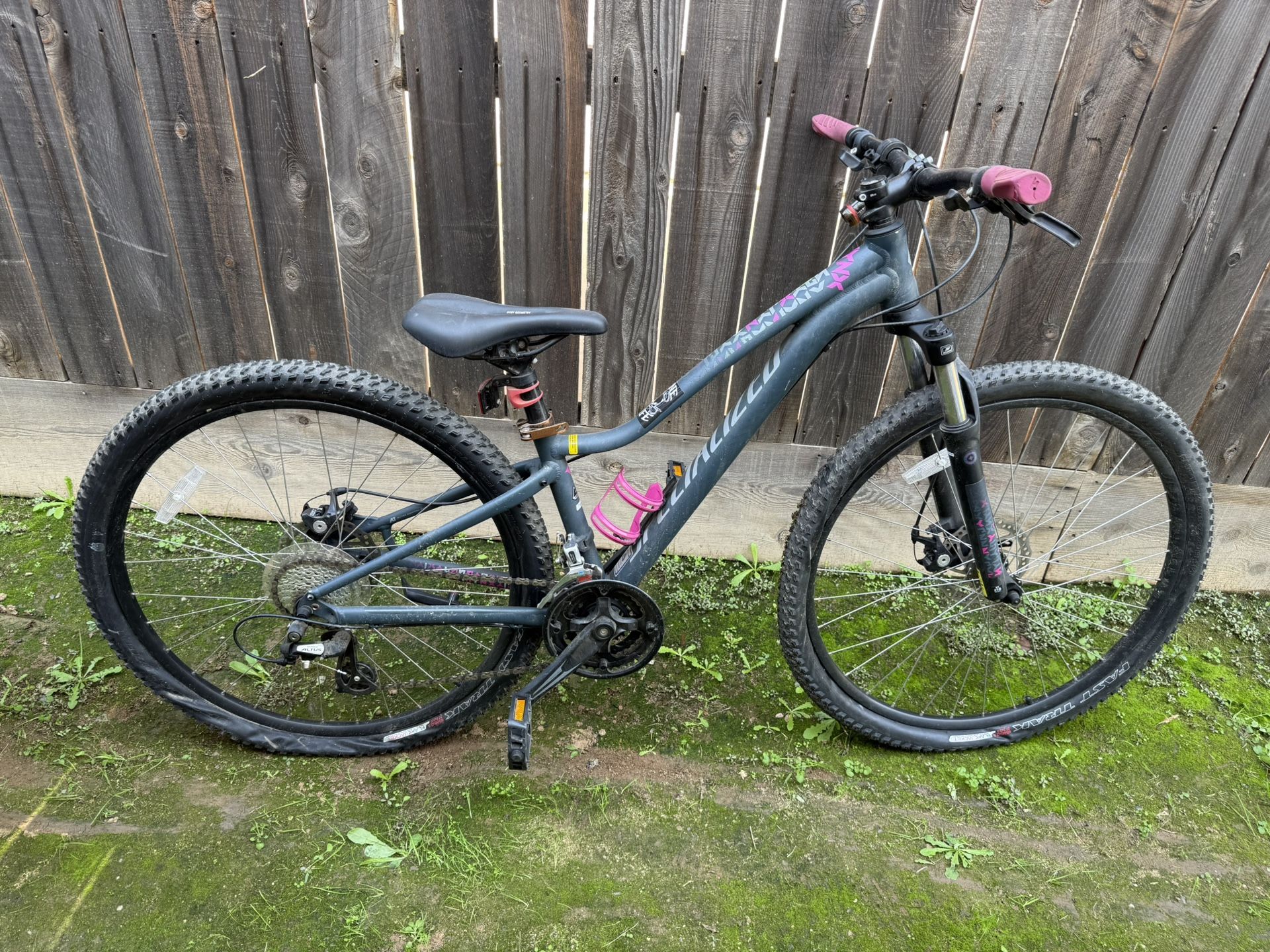 Specialized Jynx Women’s Mountain Bike (S/15)