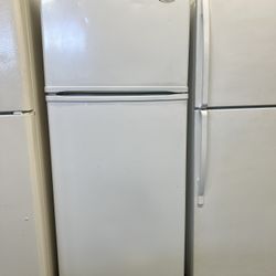 Whirlpool Apartment Size Top Freezer Refrigerator 18 Cf