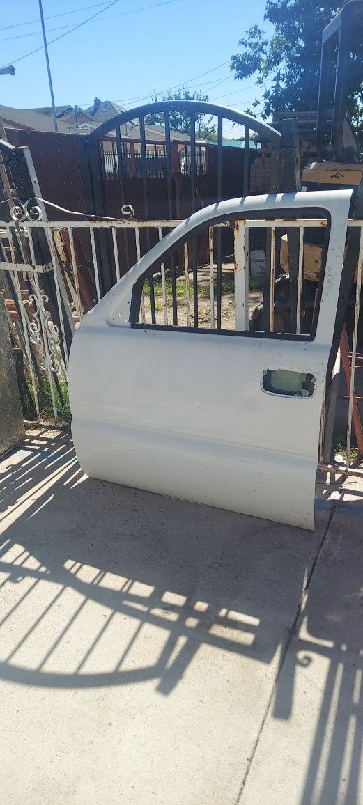 2005 Chevy Truck Door (Drivers Side)