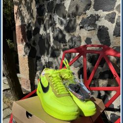 Nike Air Force 1 Volt 