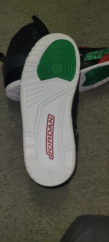 Jordan SpizikeBlack Varsity Red (2017)