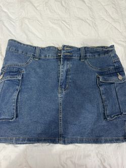 Stretchy Women’s Denim Cargo Skirt
