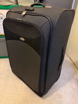 Good condition Winpard 30” Rolling luggage bag