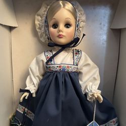 International Porcelain Doll; Norway 🇳🇴 