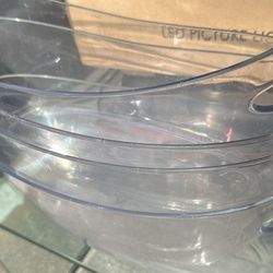 4 acrylic bowls
