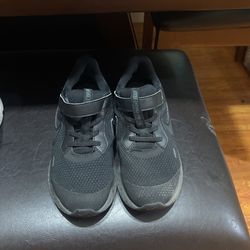 Size 3-3.5 Child Some Used And Normal Wear