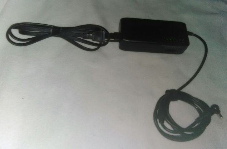 Universal Notebook AC Adapter
