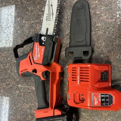 Milwaukee fuel m18 hatchet pruning saw set